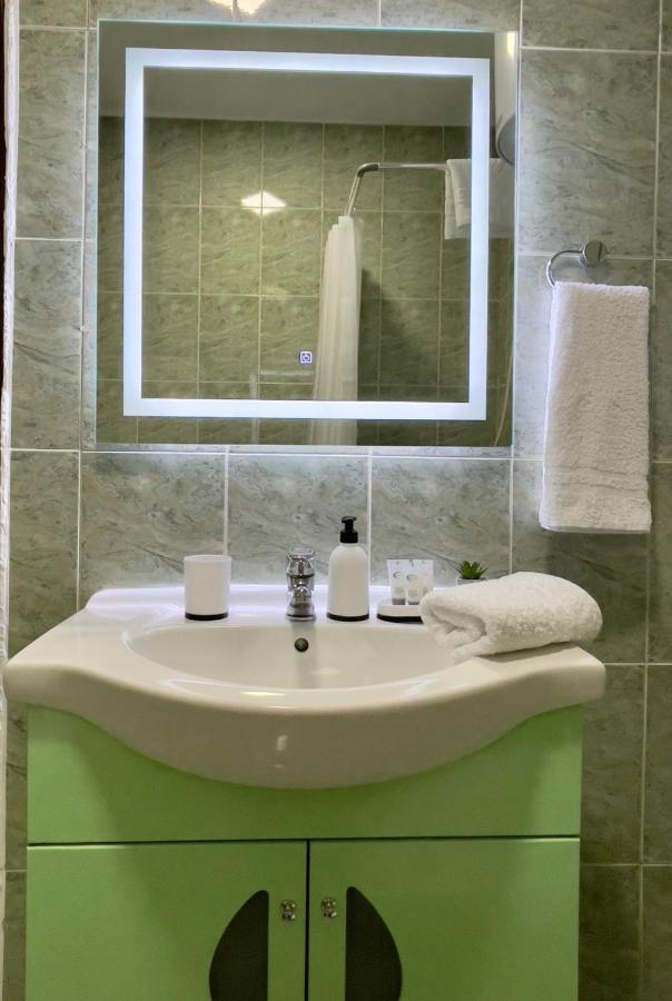 Maris Apartment Тирана Екстер'єр фото