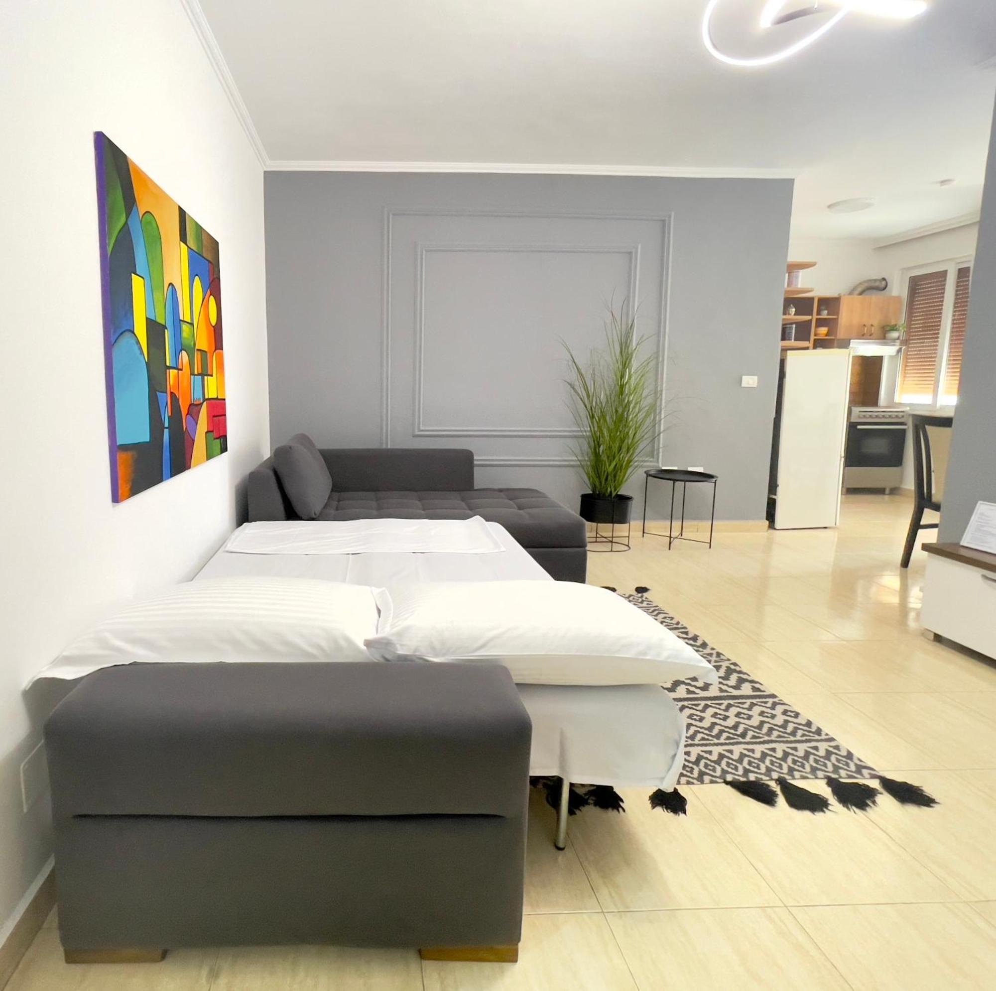 Maris Apartment Тирана Екстер'єр фото